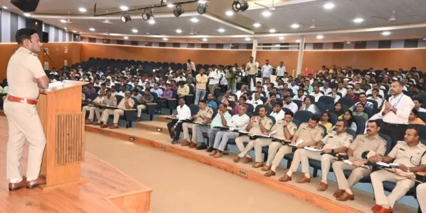 Hubballi: Police Commissioner Emphasizes Vigilance in Cash Movement Operations